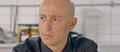 Upas, spoiler 23-27 gennaio: Diego capisce che Lia mente e indaga sulla sua identità.