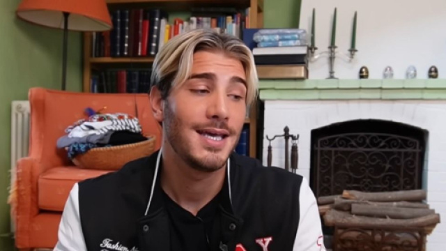 Après sa rupture douloureuse avec Victoria et ses problèmes familiaux, Nicolo reçoit de nouvelles opportunités pour 2023 (Screenshot @YouTube)
