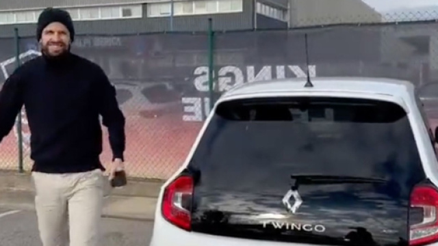 Gérard Piqué s'affiche au volant d'une Twingo @InvictosSomos