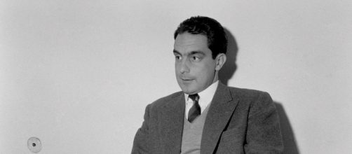 Italo Calvino, scrittore nato nel 1923.