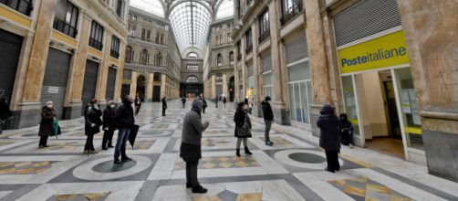 Assunzioni Poste Italiane per nuovi diplomati e laureati, non è prevista esperienza.
