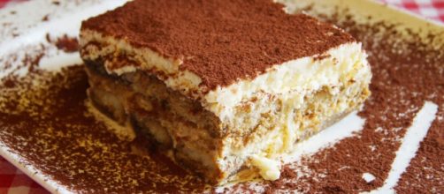 Un delizioso dolce al cucchiaio: il tiramisù.