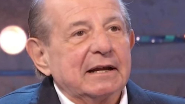 Verissimo, Giancarlo Magalli dopo l'assenza in tv confessa: 'Ho avuto un linfoma'.