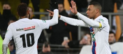 Neymar et Mbappé seront attendus au tournant dès les prochaines semaines avec le PSG. (screenshot Twitter - @ActualitePSGFR)