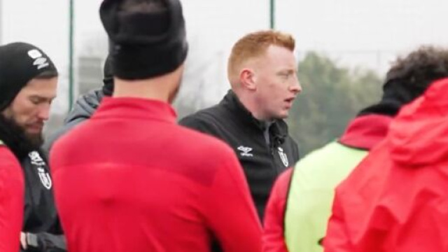 Le coach de Reims veut que ses joueurs aient des ambitions face au PSG. (screenshot Twitter - @PVSportFR)