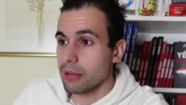 Romain Molina dans sa dernière vidéo (capture YouTube de la chaine de Romain Molina)