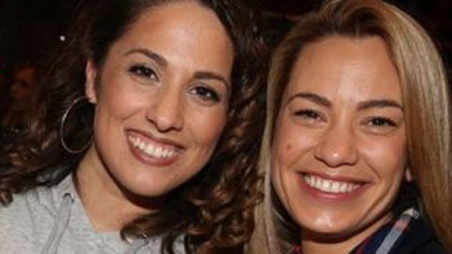 Anne-Laure Bonnet tout sourire en soirée (capture Facebook officiel de Puremédias)