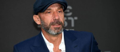 Gianluca Vialli è morto: l'ex calciatore lottava da cinque contro un tumore al pancreas.