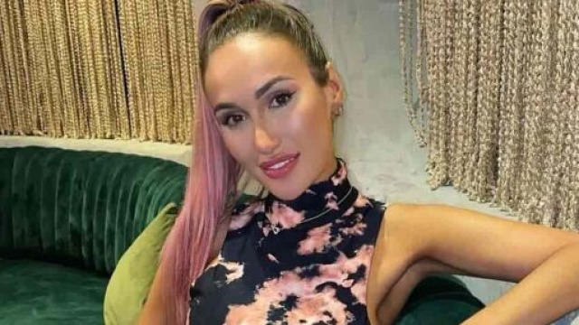 Luna Skye choque les fans ont postant une photo de ses fesses avant et après ses injections ratées.