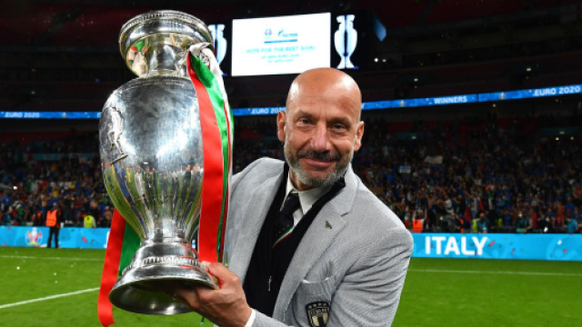 Gianluca Vialli e la Coppa di Euro 2020 .