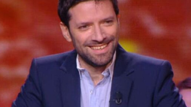 Les propos honteux de Julien Cazarre qui compare Hakimi à 'un chien' indigne les fans (capture YouTube)