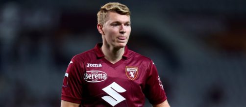 L'Inter pensa a Schuurs per la difesa.