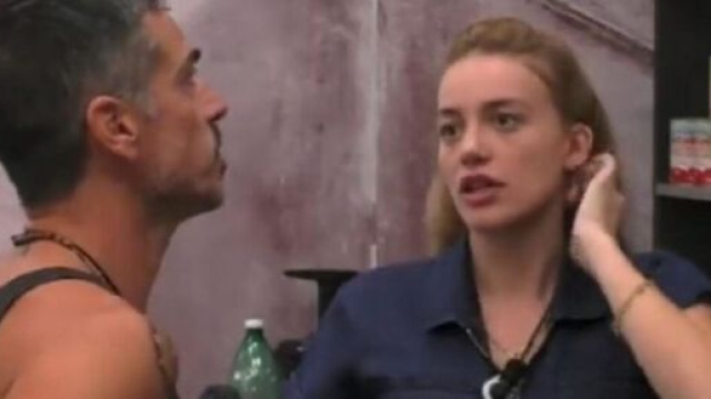 GF,Varrese in crisi per la possibile eliminazione di Heidi:'Se esce non so come la prendo'.