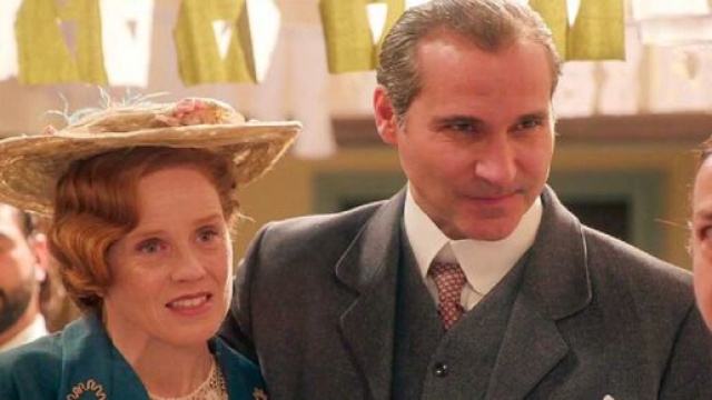 La Promessa, spoiler spagnoli: Pia e Gregorio convolano a nozze contro la loro volontà.