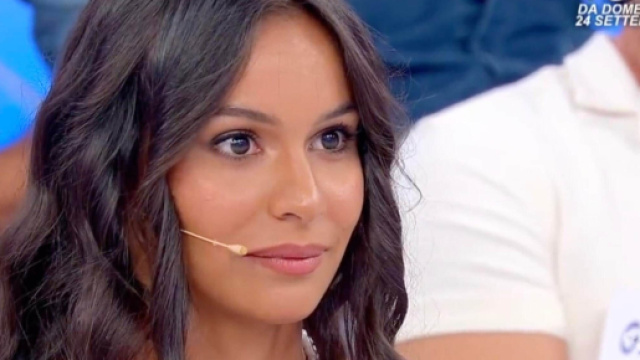 Uomini e donne, Beatriz nei guai: spunta un altro post in cui spara a zero contro U&D.