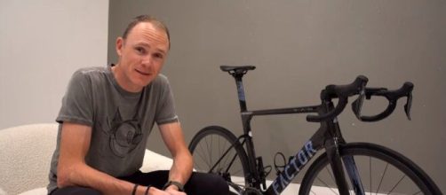 Ciclismo, Chris Froome con la sua bici Factor montata con i freni a disco.