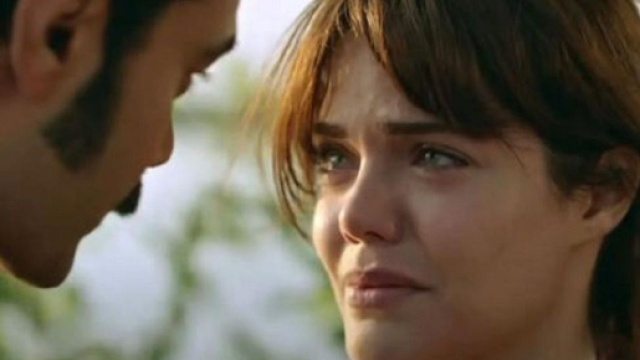 Terra amara, nuovi episodi: Zuleyha vuole lasciare Demir e lui tenta il suicidio.