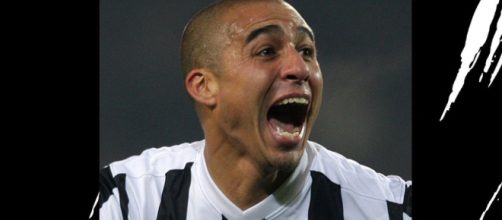 La Juve fa gli auguri a Trezeguet, sui social i tifosi in delirio: 'Centravanti unico'.