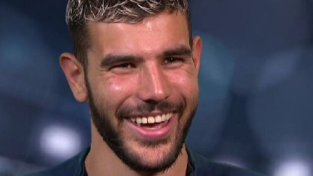 Th&eacute;o Hernandez en Bleu (capture Twitter @ActuFoot_)