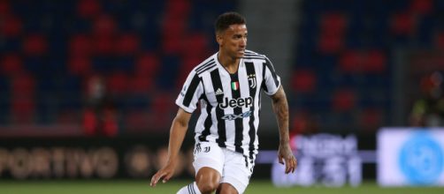 Juventus, lesione di basso grado per Danilo: out 20 giorni, salterà Milan e Verona.