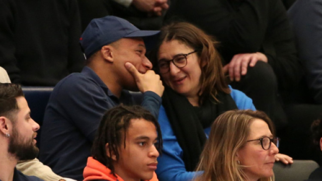 Kylian Mbappé et sa mère Fayza Lamari (capture Twitter @panams75)
