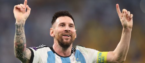 Lionel Messi avec le maillot de l'Argentine (capture Twitter @PVSportFR)