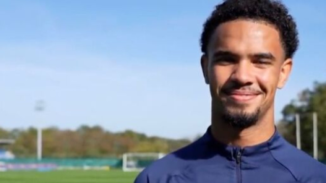 Henry aux manettes de l'&eacute;quipe de France Espoirs, s'est moqu&eacute; de Za&iuml;re-Emery. (screenshot Twitter - @equipedefrance)