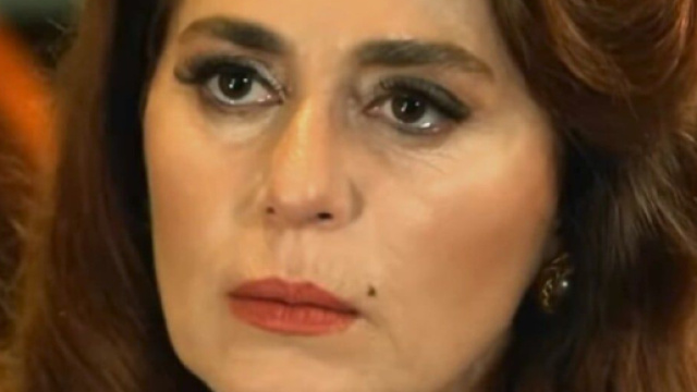 Terra amara, Umit confessa a Sevda: 'Demir ha cercato di uccidermi e tu non mi credi'.