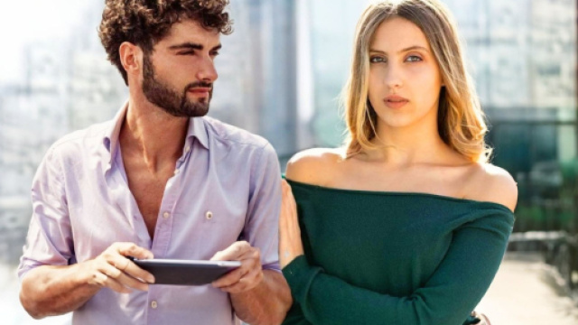 Un posto al sole, Niko Poggi (Luca Turco) e Carla Rubino (Silvia Montuori).