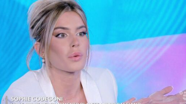 Verissimo, Codegoni smentisce Basciano: 'Io mi facevo fare le carte, lui usciva con altre'.