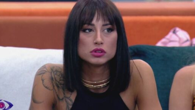 GF, Letizia dice di aver sentito Alex Schwazer pronunciare una bestemmia (Video).