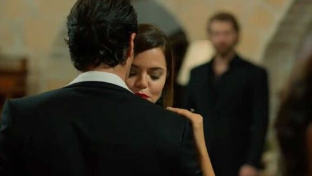 Terra amara, come finisce la soap: Zuleyha costretta a rinunciare all'amore e resta sola.