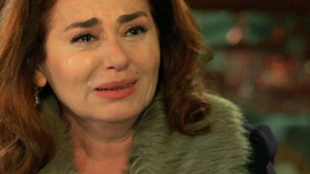 Terra amara, episodi turchi, Sevda in crisi dopo il ricatto di Umit: ‘Mi sento traditrice’.