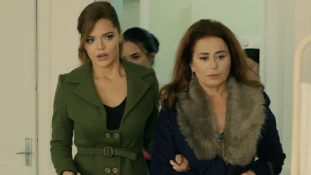 Terra amara, puntata 25 ottobre:Zuleyha accompagna Sevda in ospedale per un malore