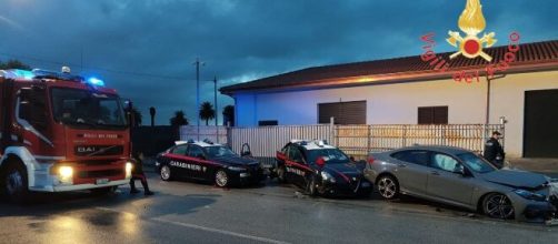 Calabria, feriti 4 carabinieri e il conducente del veicolo a causa di un incidente stradale.