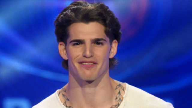 GF, Letizia si fa consolare da Vittorio, Paolo: 'Non hai bisogno di andare dai maschi'.