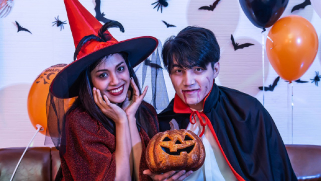 L'oroscopo di domani 31 ottobre: Halloween portafortuna della Vergine, ok Cancro (1^parte).