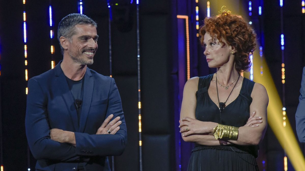 Grande Fratello, sondaggi televoto 26 ottobre: Beatrice Luzzi stravince,  crolla Varrese