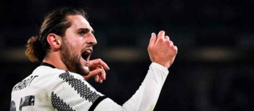 Juventus, Rabiot piace al Newcastle ma a breve ci sarà il rinnovo del contratto.