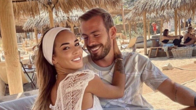 Attaquée par Hilona, Julien Bert menace de dévoiler des choses sur son ex-fiancée. Il contacte un blogueur pour l'aide à tout balancer !