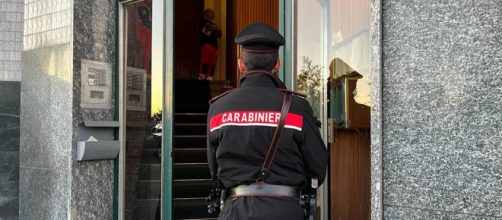 Rivoli, uccide la compagna e si getta giù da un silos.