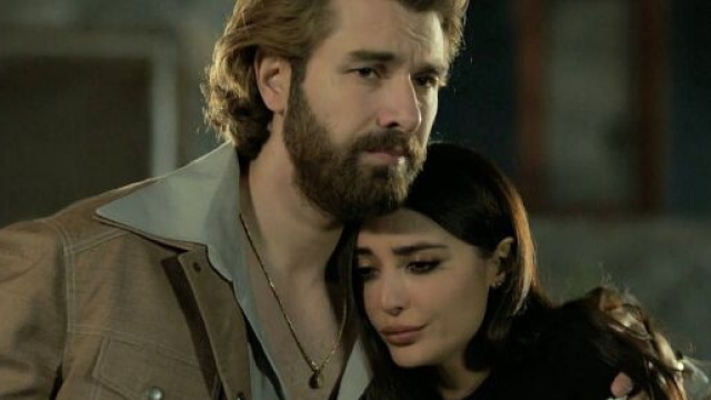 Terra amara, trame al 4 novembre: Fikret confessa a Mujgan di amarla .