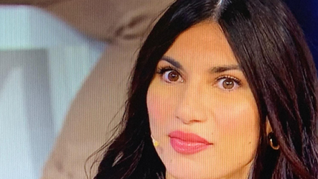 Uomini e donne, puntate 30 e 31 ottobre: Manuela abbandona, Silvio e Donatella chiudono.