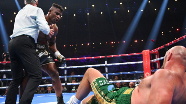 Francis Ngannou vs Tyson Fury (© @yl_lacageMMA sur twitter)
