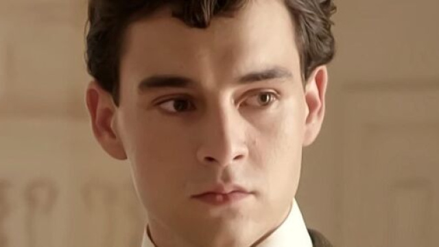 La promessa, anticipazioni al 13 ottobre: Lorenzo intima Curro di tacere sulla paternità