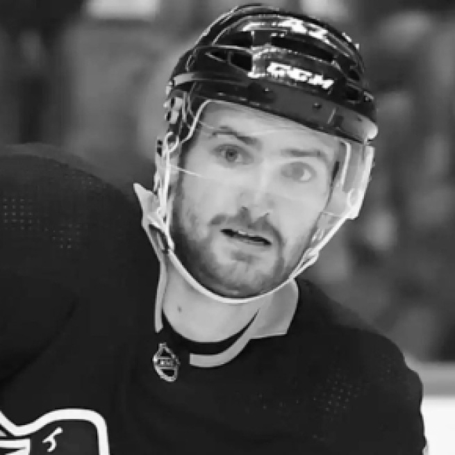 El jugador de jockey sobre hielo Adam Johnson (NHL)