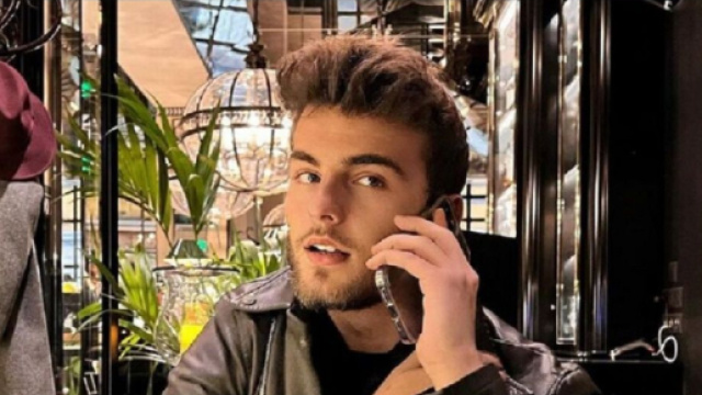 'Les Cinquante', Simon Castaldi serait amoureux de Cassandra Julia (Screenshoot Twitter @cesoirtv)