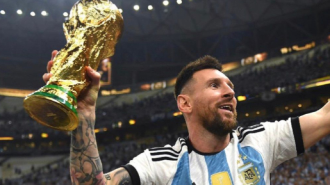 Annoncé comme le Ballon d'or 2023, Lionel Messi ne fait pas que des heureux dans les fans de foot. (@LeFootyOracle)