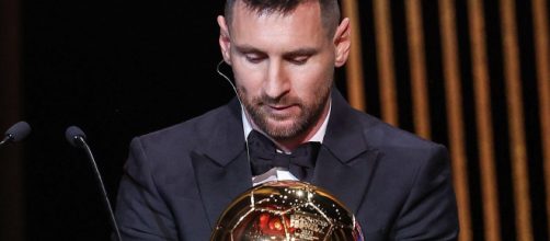 Sacré de son 8ème Ballon d'or, Lionel Messi ne fait pas l'unanimité, même parmi les anciennes stars du foot. (@BarcaWorldwide)