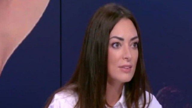 Emilie Nef Naf se met à la sculpture et à la peinture (Screenshoot Twitter @InsidePublic)